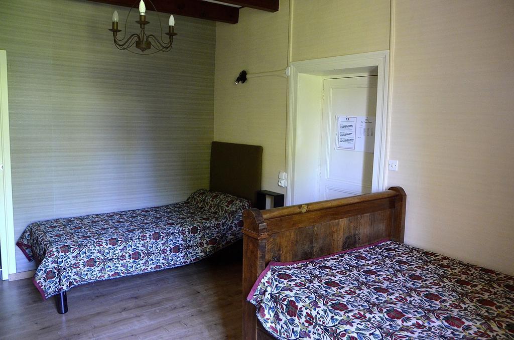 Le Vieux Noyer Bed & Breakfast Saint-Maurice-de-Tavernole Phòng bức ảnh