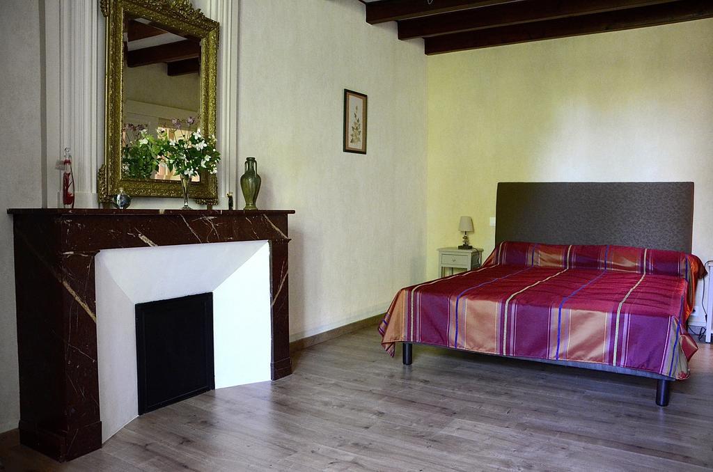 Le Vieux Noyer Bed & Breakfast Saint-Maurice-de-Tavernole Phòng bức ảnh
